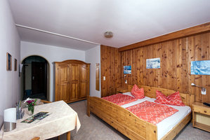 1240529-fw.jpg